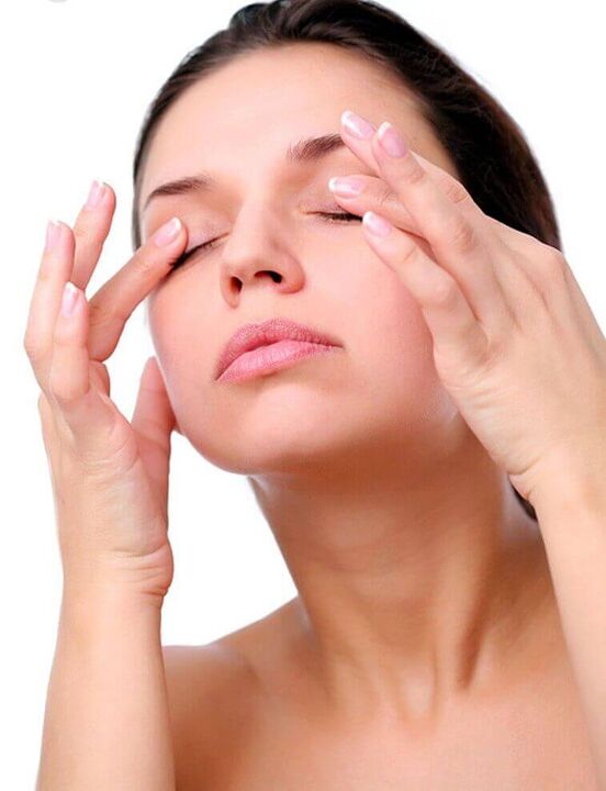 silmaümbruse naha massaaž noorendamiseks